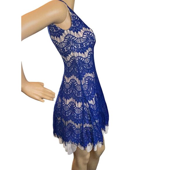 B.Darlin Junior's‎ Sleeveless Fit and Flare Lace Dress with Ruffle Hem Size 1/2 - Picture 2 of 7